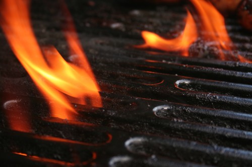 flames-on-grill_1343275